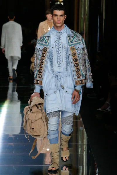 Look 13